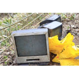 テレビを不法投棄！