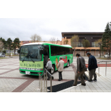 各地区からは福祉バスで送迎