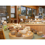 店舗にて展示・販売