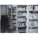 スチール製書架